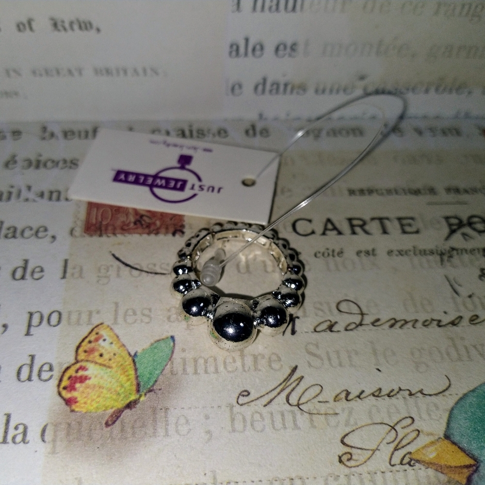 Lilly Ring - Picture 3 of 4